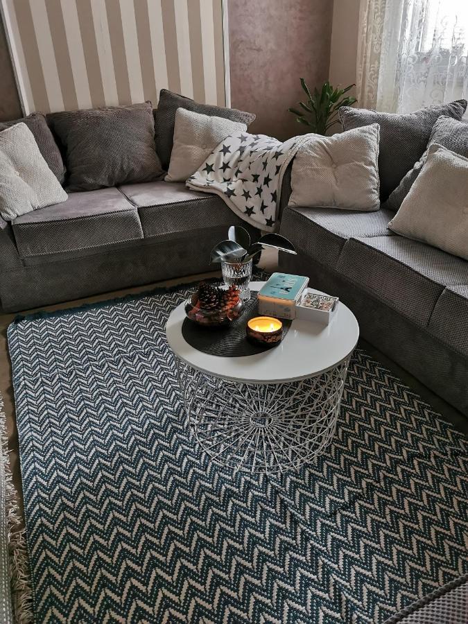 Lux Apartman Lena เบลเกรด ภายนอก รูปภาพ