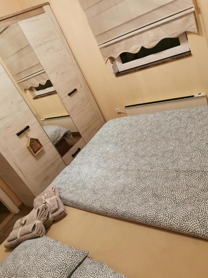 Lux Apartman Lena เบลเกรด ภายนอก รูปภาพ